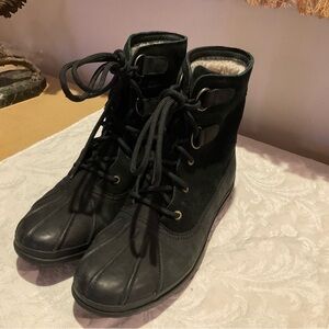 EUC UGG Hapsburg Leather Boots Size 9.5